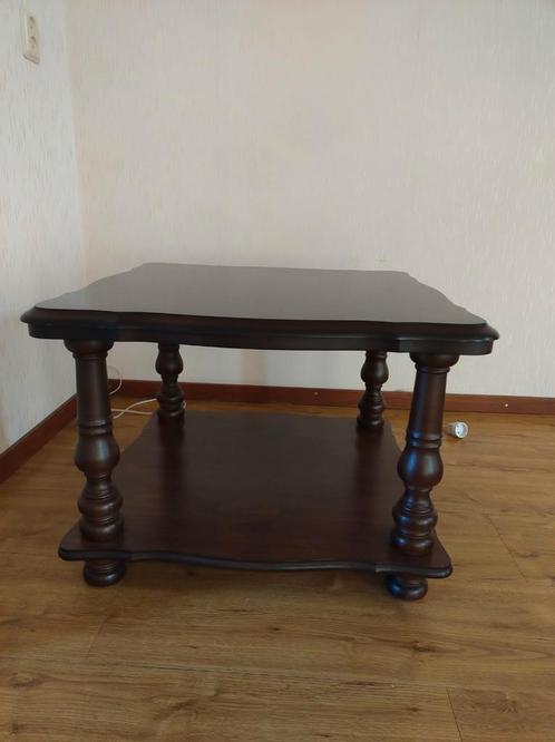 Vierkante mooi afgewerkte eikenhoute lage tafel gratis, Antiek en Kunst, Antiek | Meubels | Tafels, Ophalen
