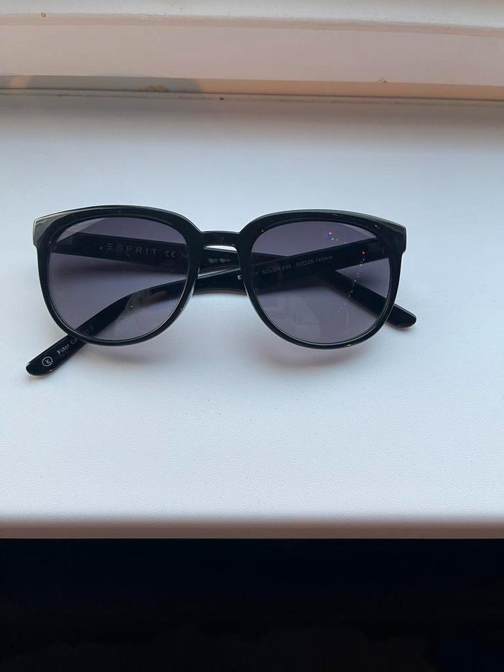 Esprit Zonnebril - Stijlvol en Beschermend, Sieraden, Tassen en Uiterlijk, Zonnebrillen en Brillen | Dames, Zo goed als nieuw