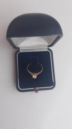 Gouden ring met diamant, Gebruikt, Ophalen of Verzenden, 17 tot 18, Met edelsteen