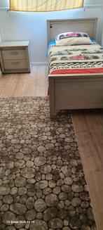 Gratis bed en bureau, Ophalen, Gebruikt, Eenpersoons