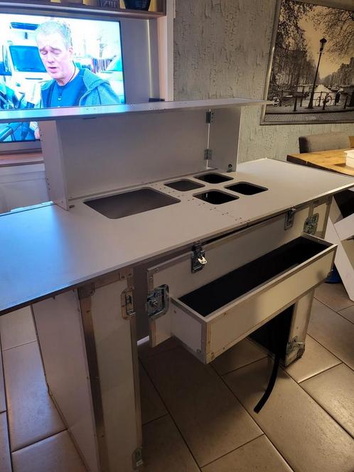 Flightcase DJ Booth/ Cocktail bar /Salade bar, Huis en Inrichting, Kasten | Computermeubels, Zo goed als nieuw, Ophalen