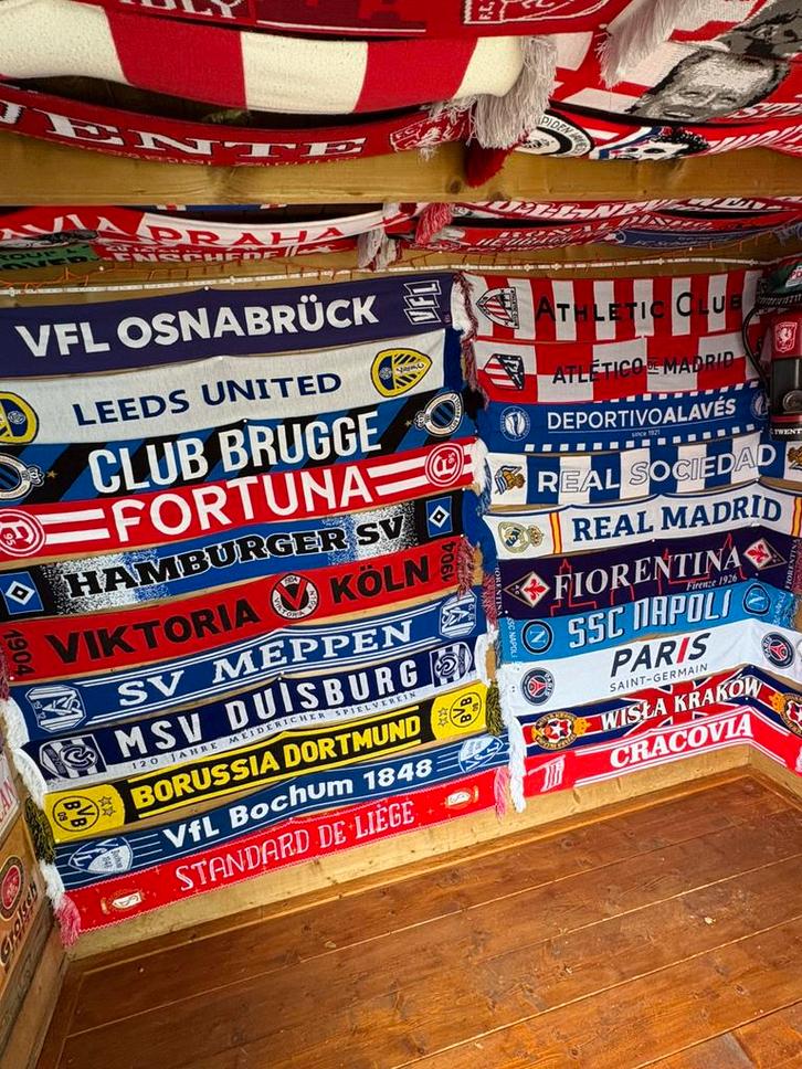 Diverse voetbalsjaals te koop!, Verzamelen, Sportartikelen en Voetbal, Zo goed als nieuw, Vaantje of Sjaal, Overige binnenlandse clubs