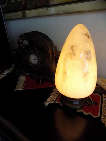Art Deco tafellamp met gemarmerd glazen kap vintage beschikbaar voor biedingen