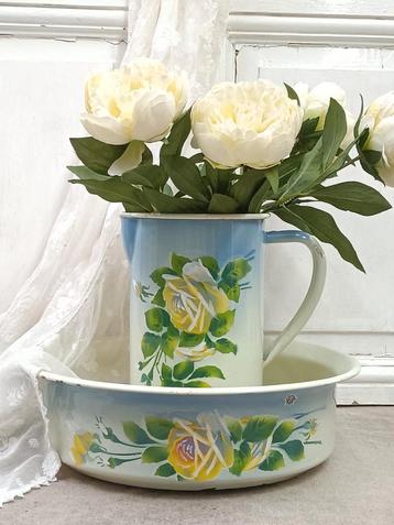 Oud lampetstel met roos decor  beschikbaar voor biedingen