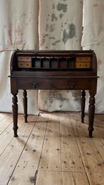 Antiek Roltop Bureau, Ophalen
