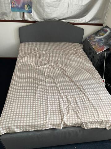 IKEA Hauga Bed Frame 140x200 beschikbaar voor biedingen