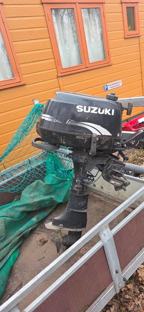 Te koop, Watersport en Boten, Sloepen, Gebruikt, Tot 10 pk, 3 tot 6 meter, Buitenboordmotor, Benzine, Polyester, Ophalen of Verzenden