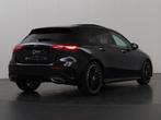 Mercedes-Benz A-klasse 180 Business Solution AMG | Panoramad, Auto's, Mercedes-Benz, 136 pk, Lichtsensor, 4 cilinders, Zwart