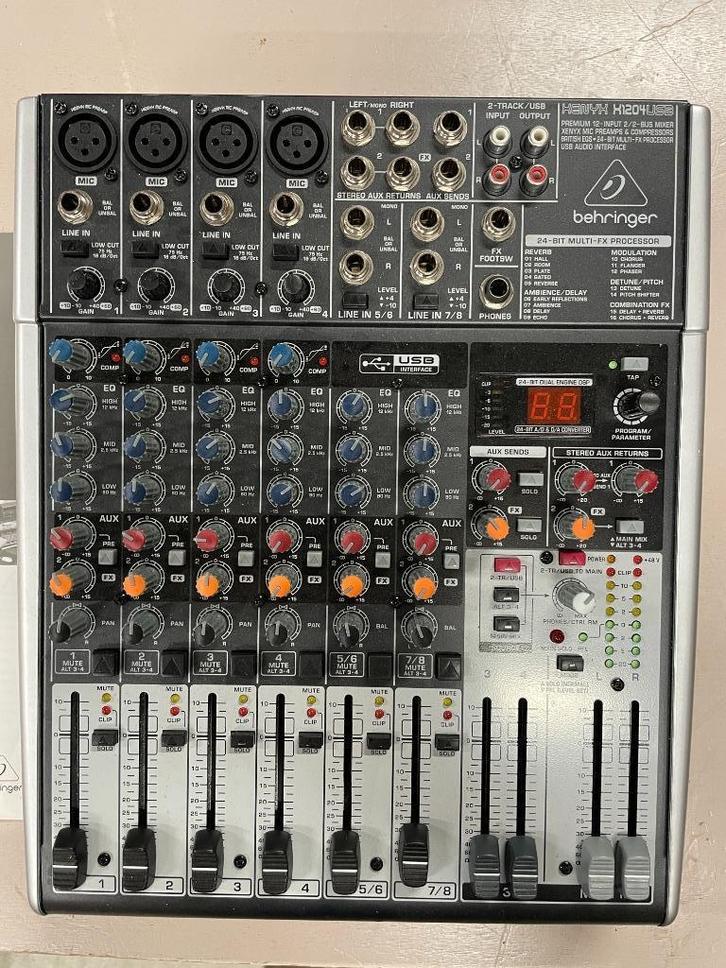 Behringer H1204 mengpaneel mixer, Muziek en Instrumenten, Mengpanelen, Zo goed als nieuw, 10 tot 20 kanalen, Microfooningang, Ophalen