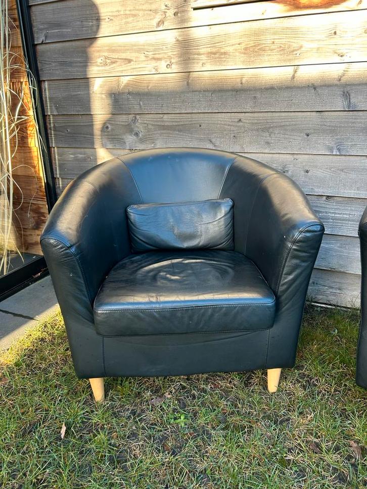 2 zwarte IKEA leren Tullsta fauteuils, Huis en Inrichting, Fauteuils, Gebruikt, Leer, 75 tot 100 cm, Minder dan 75 cm, Ophalen