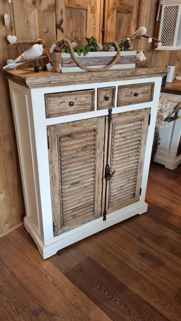 Landelijke Brocante Meidenkast Amanda € 475.- beschikbaar voor biedingen