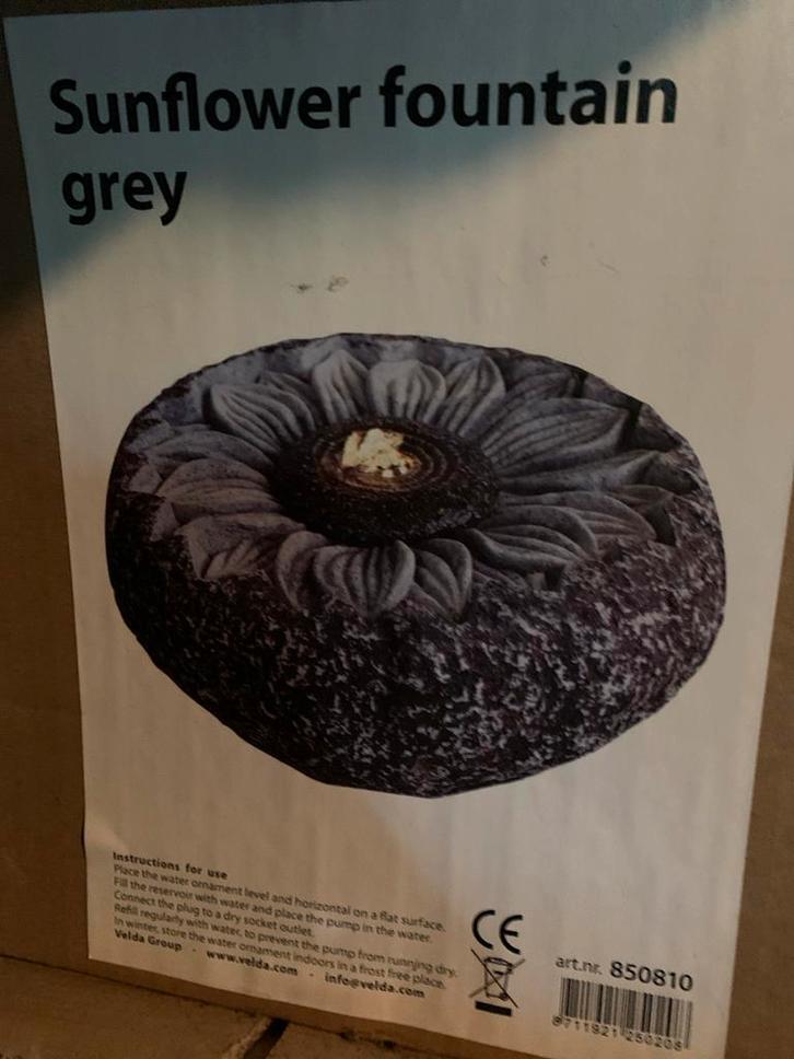 Grijze Zonnebloem Fontein, Tuin en Terras, Waterpartijen en Fonteinen, Nieuw, Fontein, Overige materialen, Ophalen