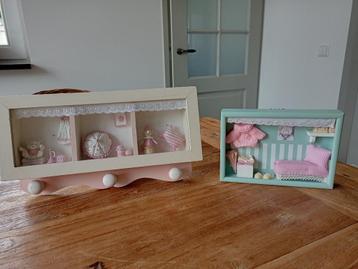 2 x lief schilderij/diorama baby/kinderkamer beschikbaar voor biedingen