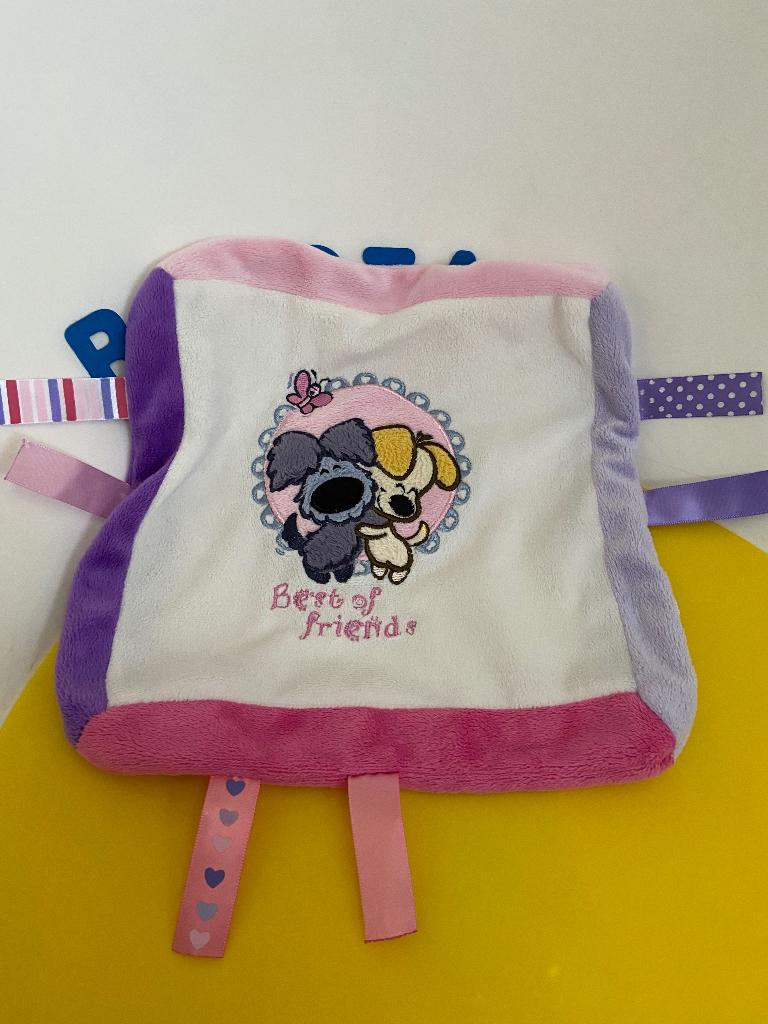 3706 woezel en pip doekje roze paars, Kinderen en Baby's, Speelgoed | Knuffels en Pluche, Ophalen of Verzenden, Zo goed als nieuw
