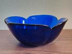 Vintage blauwe glazen schaal blauw glas Italiaans design, Gebruikt, Schaal, Rond, Ophalen of Verzenden