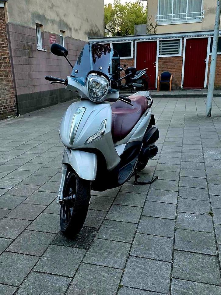 Piaggio Beverly 350 - 2016, Fietsen en Brommers, Scooters | Piaggio, Gebruikt, Overige modellen, Benzine, Ophalen of Verzenden