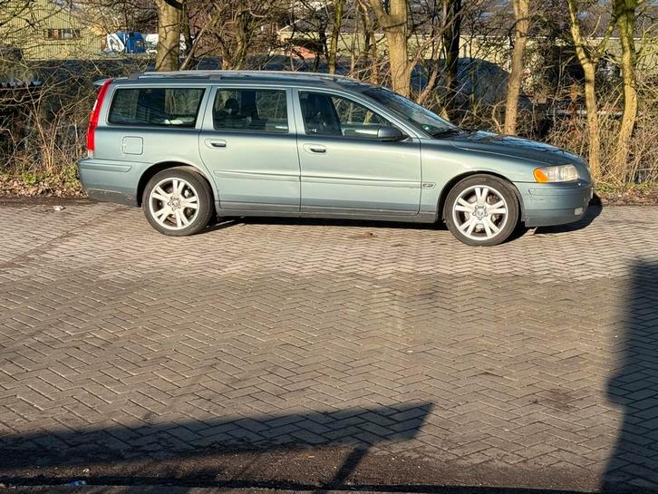 Volvo V70 2.4 170PK AUT 2004 Standkacel baby blue nw distri, Auto's, Volvo, Particulier, V70, ABS, Airbags, Airconditioning, Alarm