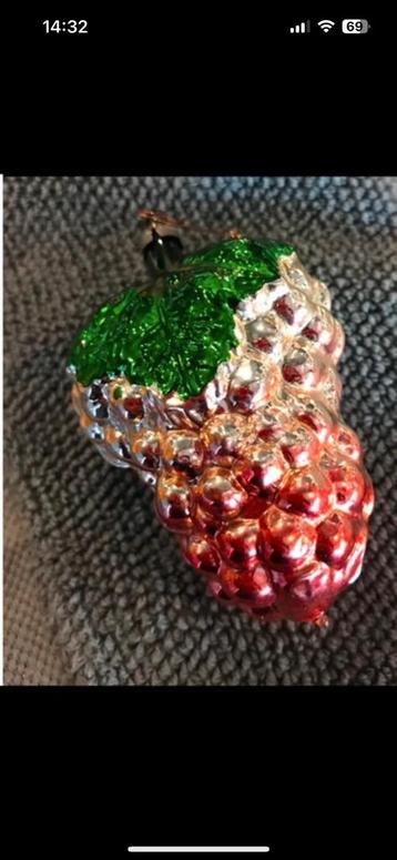 Oude vintage druiventros kerstbal hanger beschikbaar voor biedingen