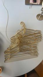 Gouden kleerhangers 31 stuks, Ophalen of Verzenden, Zo goed als nieuw