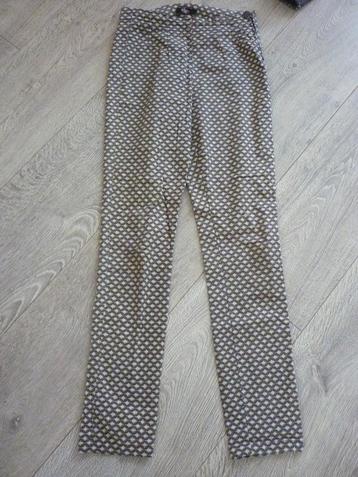Leuke broek maat 36 beschikbaar voor biedingen