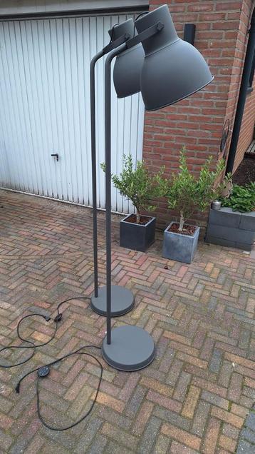 2x Ikea Hekta Staande Lampen beschikbaar voor biedingen