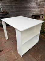 Bureau wit hout met opbergvakken., Ophalen, Zo goed als nieuw