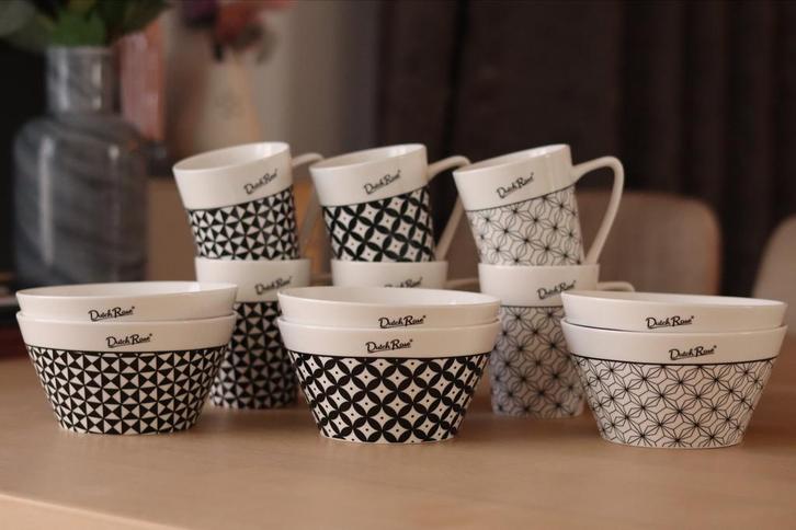 Dutch Rose Mokken en Kommen Set, Huis en Inrichting, Keuken | Servies, Gebruikt, Kom(men), Overige stijlen, Aardewerk, Ophalen