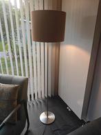Moderne staande lamp met LED lamp (E27), Ophalen, Klassiek modern. neutraal, Zo goed als nieuw, Metaal