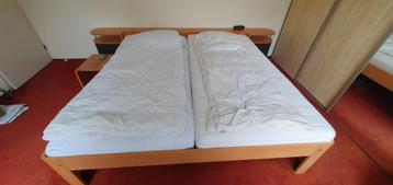 Auping bed 200 x 200 met elektrische bedbodem en achterwand