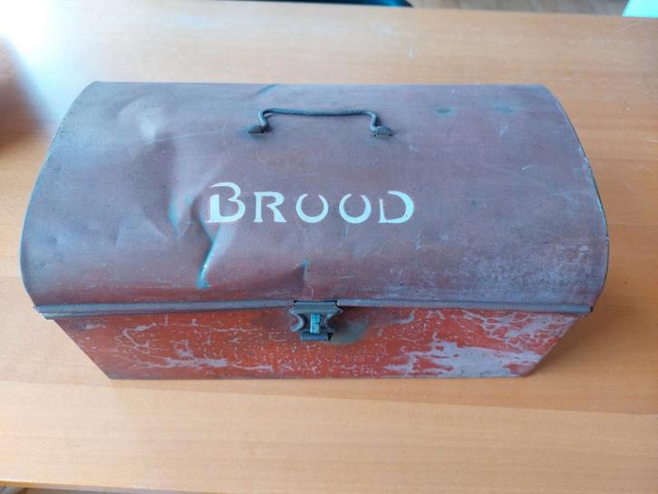 Blikken broodtrommel rood vintage, Antiek en Kunst, Antiek | Emaille, Ophalen of Verzenden