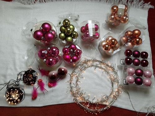 Kerstballen en kerstverlichting en krans, Diversen, Kerst, Zo goed als nieuw, Ophalen