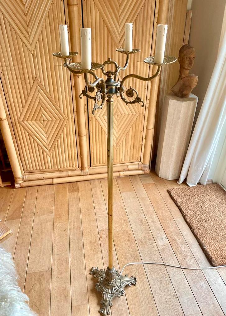 Vintage messing vloerlamp Louis XV kandelaar, Antiek en Kunst, Antiek | Lampen, Ophalen of Verzenden