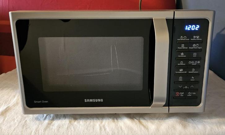 Vrijstaande combimagnetron van SAMSUNG, Witgoed en Apparatuur, Magnetrons, Gebruikt, Vrijstaand, Combimagnetron, 45 tot 60 cm
