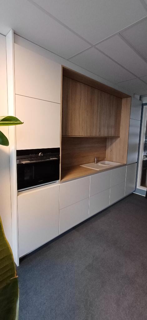 Showroom keuken, Huis en Inrichting, Keuken | Complete keukens, Zo goed als nieuw, Overige typen, Overige materialen, Greeploos