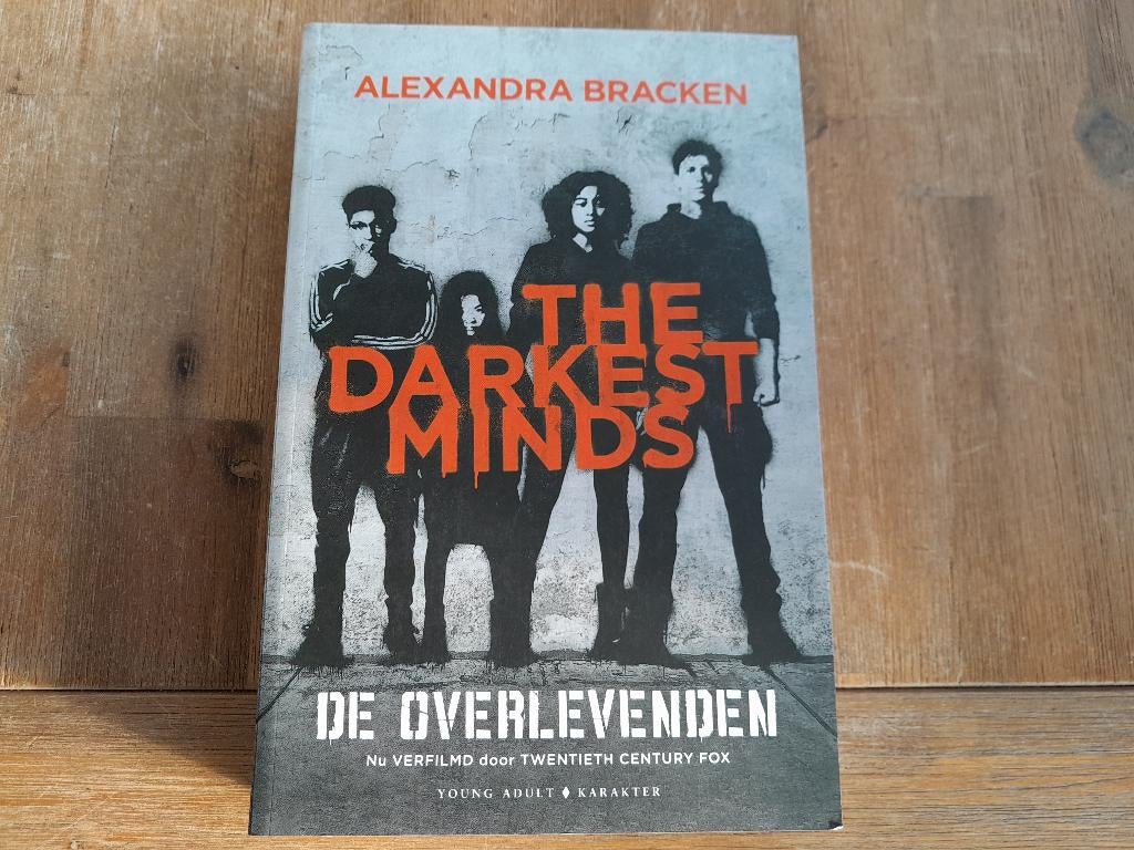 Alexandra Bracken/ De Overlevenden- DL1, Ophalen of Verzenden, Zo goed als nieuw