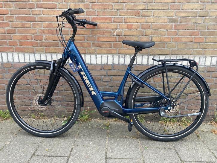 TREK DISTRICT+8 2023 LOW STEP BOSCH PERFORMANCE LINE 47 CM, Fietsen en Brommers, Fietsen | Dames | Damesfietsen, Zo goed als nieuw