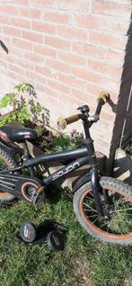 Stoere jongensfiets 16 inch ( met zijwielen), Fietsen en Brommers, Ophalen, Gebruikt, 16 tot 20 inch, Zijwieltjes