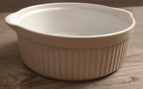Creme Witte keramische ovenschaal – 22 cm – in goede staat, Huis en Inrichting, Keuken | Servies, Zo goed als nieuw, Schaal of Schalen