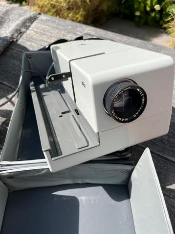 Diaprojector Braun beschikbaar voor biedingen