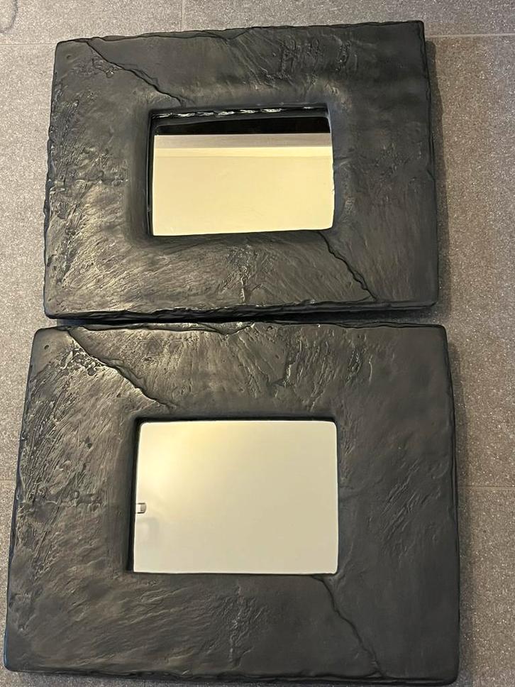Te koop: 2 spiegels ong 40 bij 50 cm. Leisteen., Huis en Inrichting, Woonaccessoires | Spiegels, Zo goed als nieuw, Minder dan 50 cm