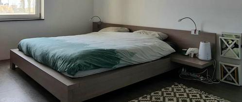 Goossens Bed 180x200cm (hout) met bedlampjes en nachtkastjes, Huis en Inrichting, Slaapkamer | Bedden, Zo goed als nieuw, Tweepersoons