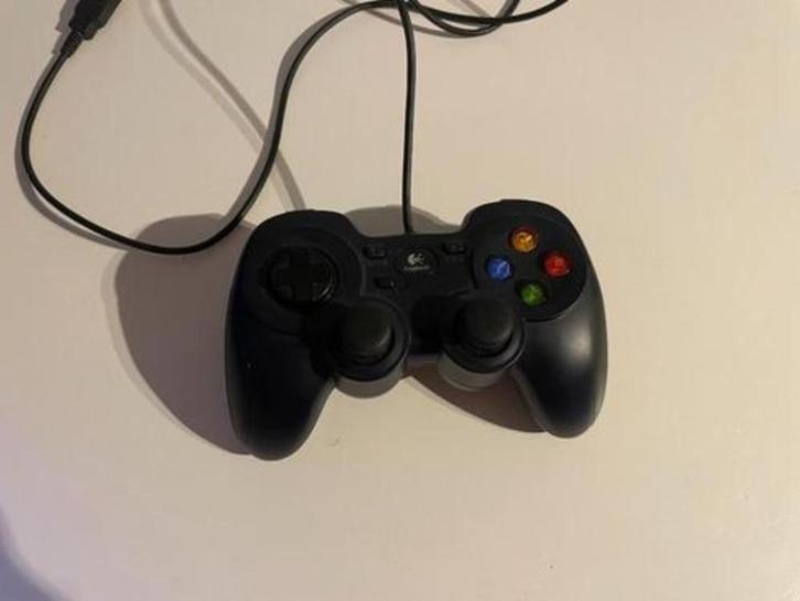 Logitech USB Gamepad, Spelcomputers en Games, Spelcomputers | Sony PlayStation Consoles | Accessoires, Zo goed als nieuw, Controller