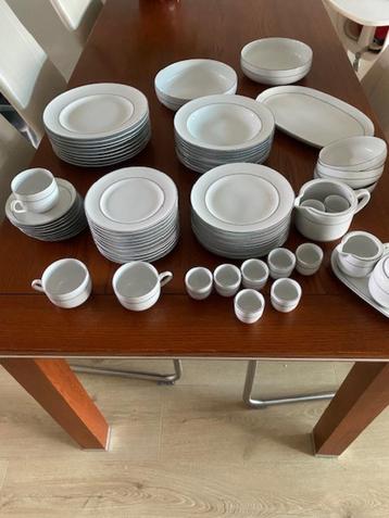 servies  9 delig beschikbaar voor biedingen