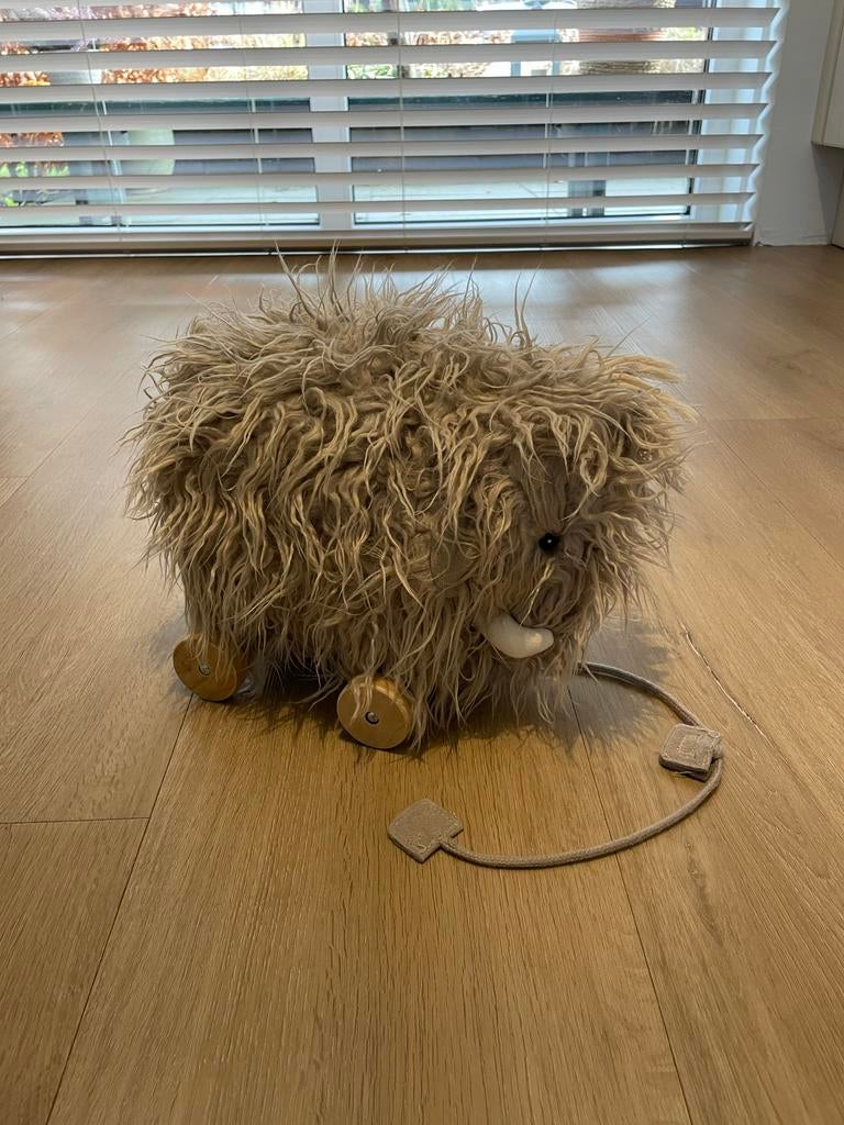 Kid's Concept Mammoet Trekdier - Goede Staat!, Ophalen of Verzenden, Gebruikt, Overige typen, Met wieltjes