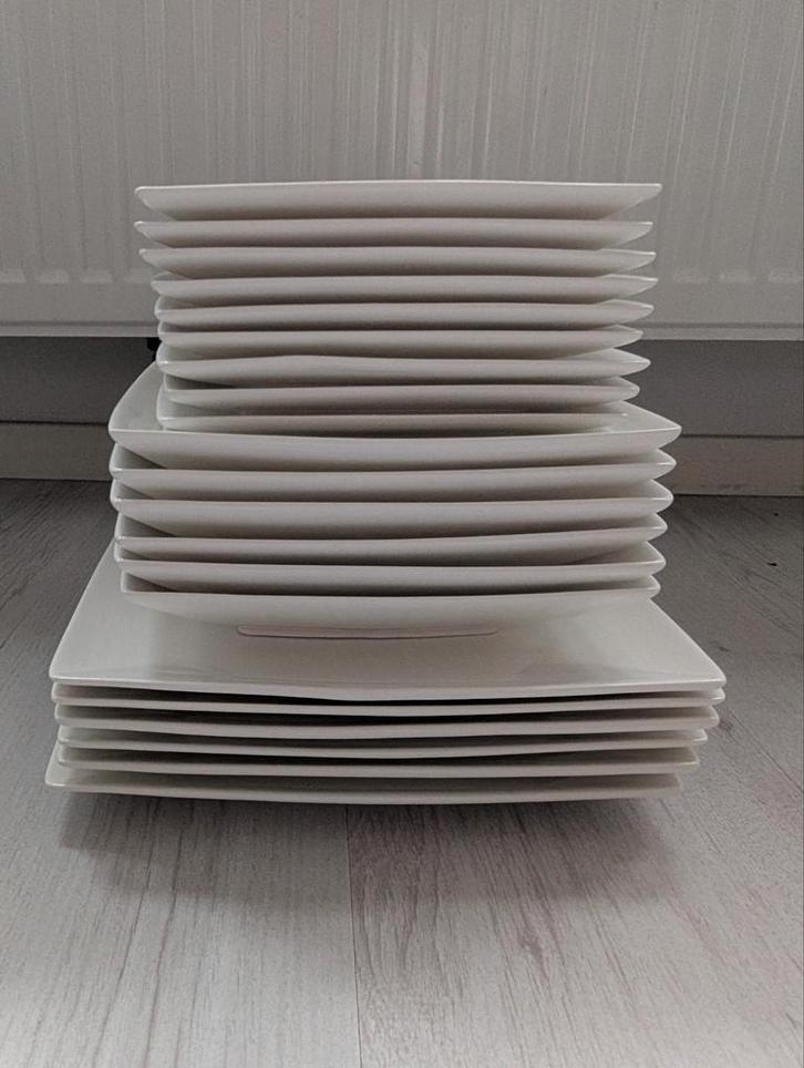 Squito servies, Huis en Inrichting, Keuken | Servies, Zo goed als nieuw, Bord(en), Overige stijlen, Porselein, Ophalen