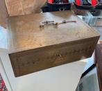 Geldkist moois grote oude metalen Beaumont geldkist, Ophalen of Verzenden