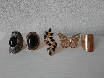 Mooie Grote Opvallende Zwarte Ringen beschikbaar voor biedingen