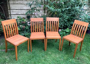 4 kersenhouten eetkamerstoelen beschikbaar voor biedingen
