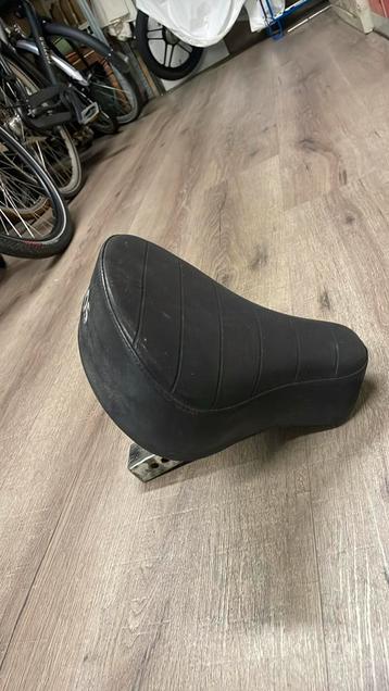Tomos onderelen beschikbaar voor biedingen