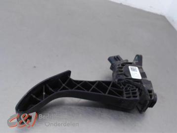 Gaspedaal van een Volkswagen Crafter beschikbaar voor biedingen